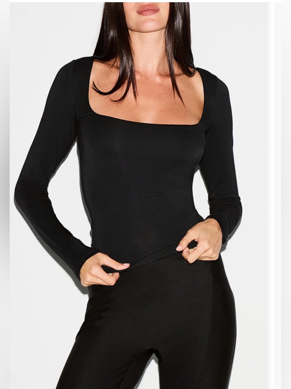 SKIMS SMOOTH LAYERS SQUARE NECK LONG SLEEVE COLOR: OBSIDIAN SIZE: S
